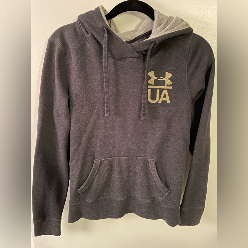 Women’s M Under Armor Hoodie Navy Blue
